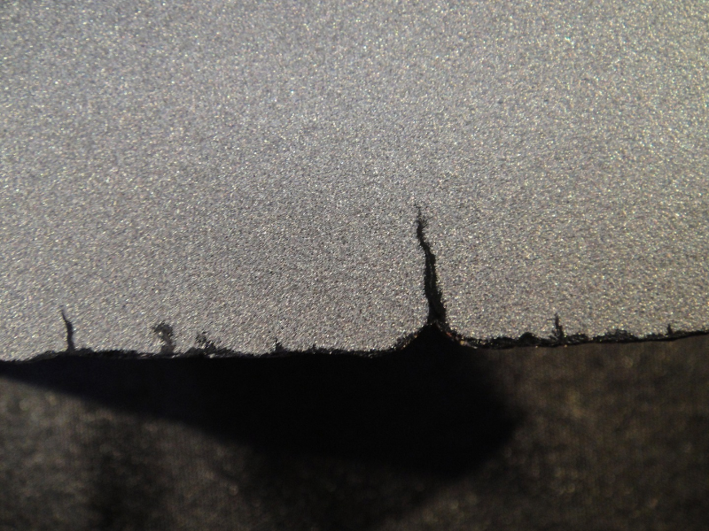 Detail of figure 2, showing multiple fatigue cracks due to thermal cycles.