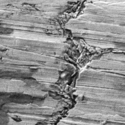 Detail of the region at the flange external surface where the material is suffering the preferential corrosion.