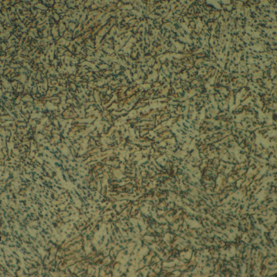 Micrographic detail of a longitudinal section of the bolt far from the fracture, presenting a tempered structure.