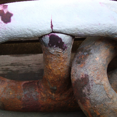 Mooring chain aspect,  after several years of operation. Transverse cracking, revealed by dye check, close to the flash butt weld.