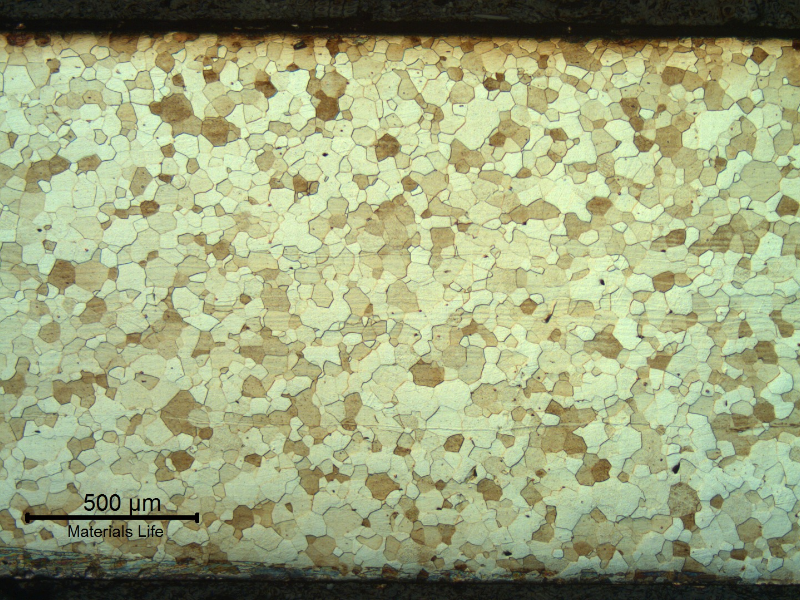 Equiaxial grains of a ferritic structure, in a longitudinal section of the tube.
