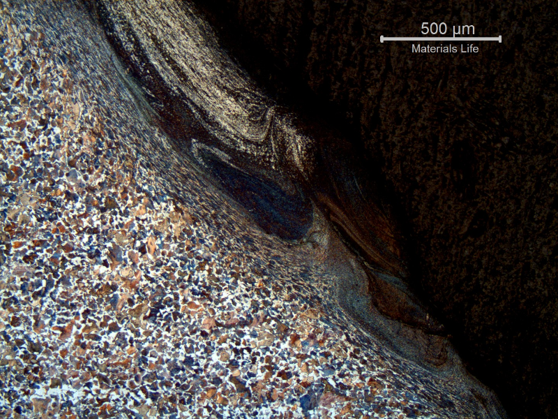 The non hardened surface of the SPUR RACK tooth presents a strong plastic deformation at the metal to metal contact region.