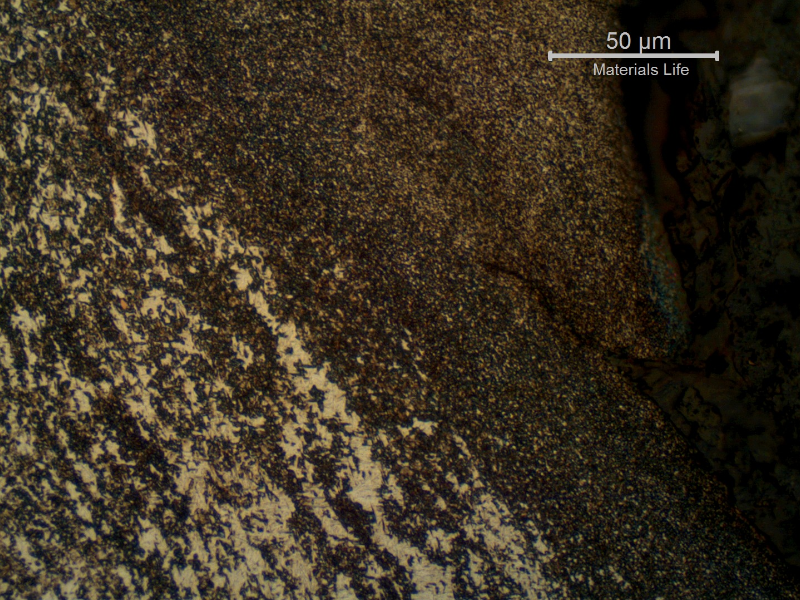 The non hardened surface of the SPUR RACK tooth presents a strong plastic deformation at the metal to metal contact region. There are also evidences of heat transformation due to the heat generated in the sliding.
