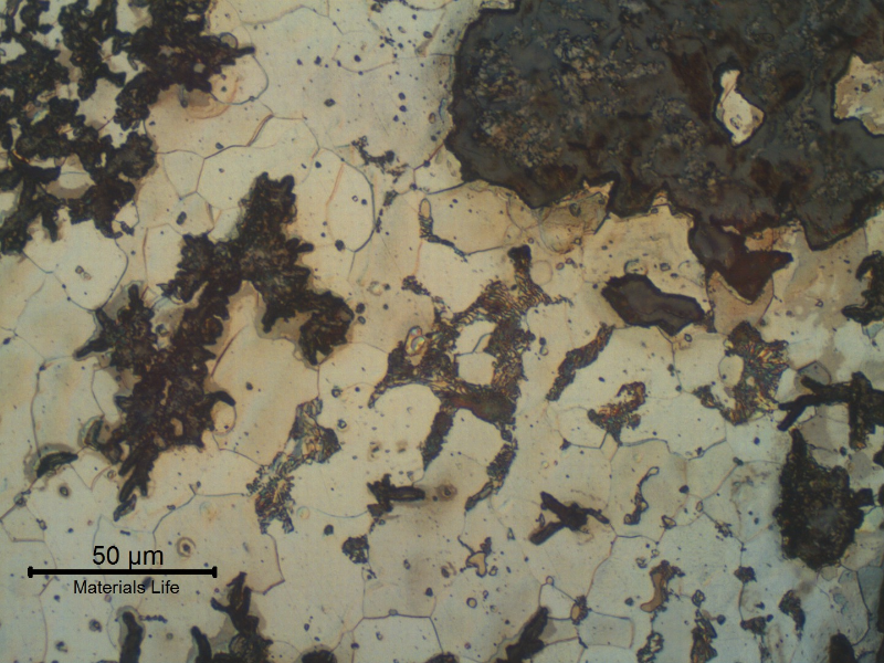 Micrography of the longitudinal section of the pipe, close to the external surface. Graphite in flakes and predominantly ferritic matrix .