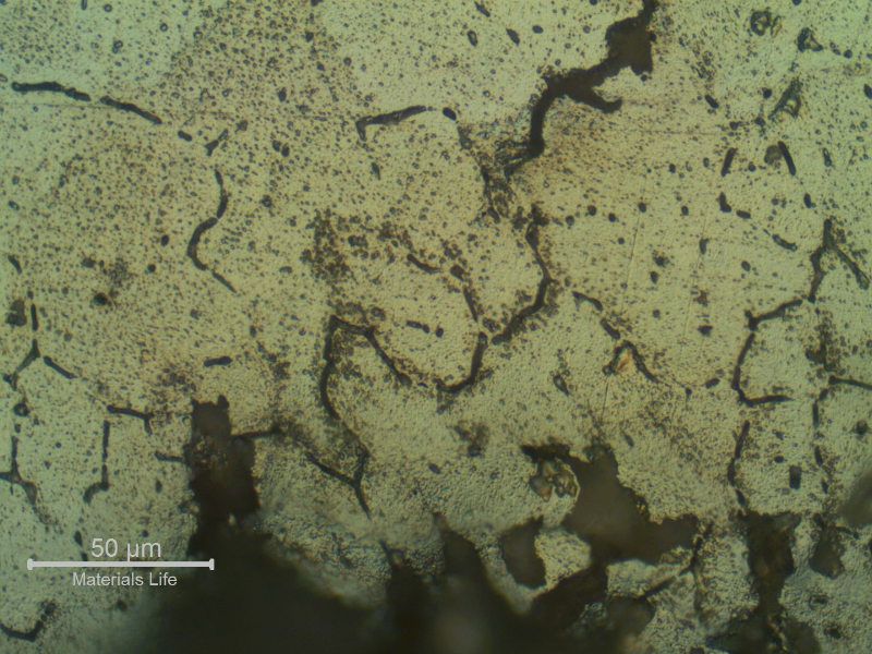 Micrographic detail of the intergranular corrosion at the fusion line of the AA 6063 pipe.