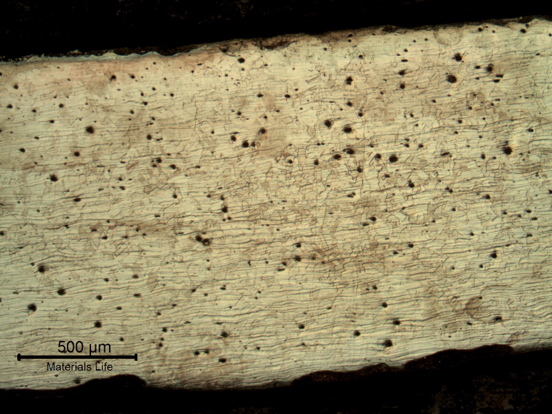 Micrography of the elbow base metal. The comparison with the pipe micrography shows an important difference of thickness.