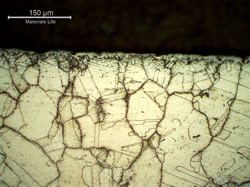 Micrographic detail of the internal side of the tube in position 3, with a strong intergranular and transgranular precipitation, but no corrosion at this point.
