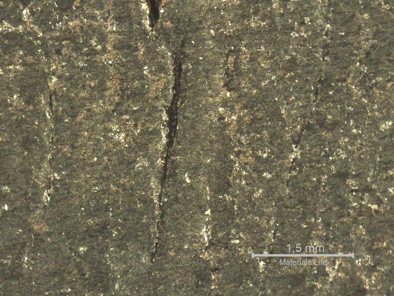 Aspect of the internal surface of the tube after cleaning, presenting small circunferential cracks.