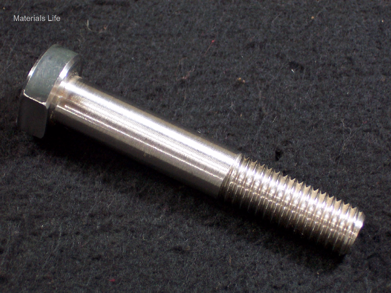Aspect of the bolt with a special head, to be adopted in subsea condition. M12, 1/2" 13UNC.