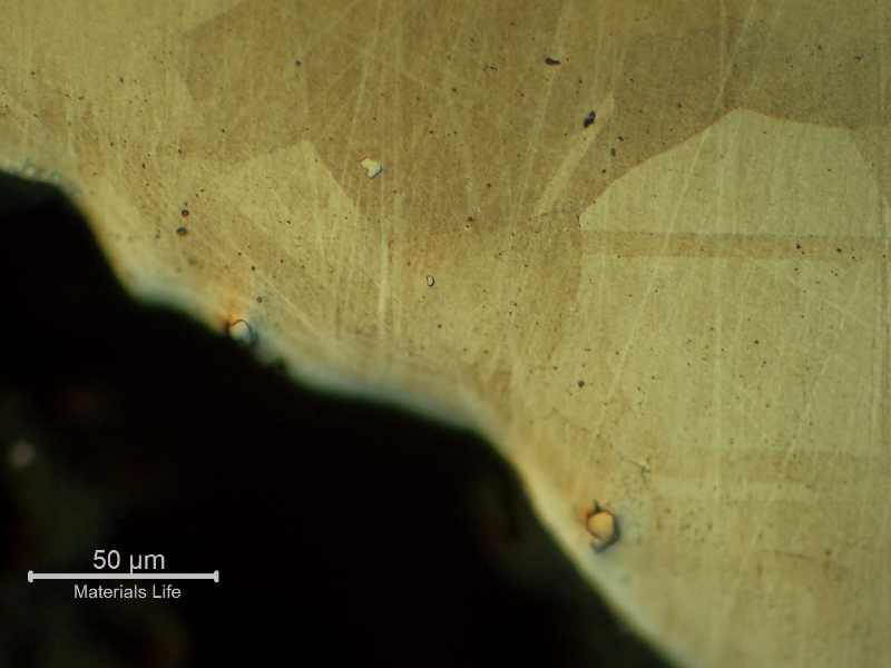 Micrographic detail of the bolt in a longitudinal section, at the bolt head, showing no evidences of forming operations, indicating it was machined from a heat treated bar.
Austenitic microstructure, granular, equiaxial, precipitation hardened (shadow in the grains).