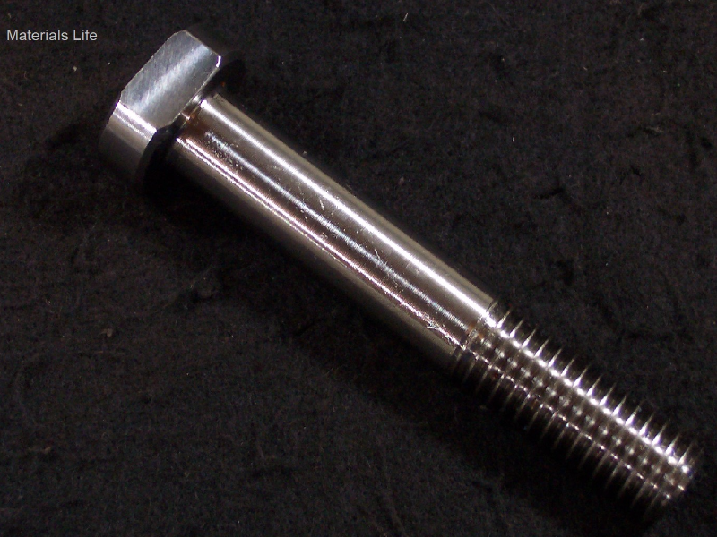 Aspect of the bolt analyzed to qualify the lot of fasteners to be adopted in subsea conditions, exposed to cathodic protection.