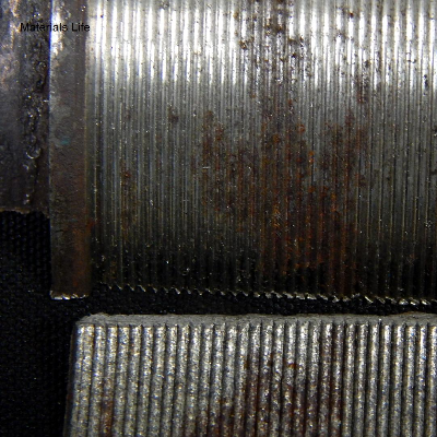 Detail of the detached layer, about 1.5 mm thick.