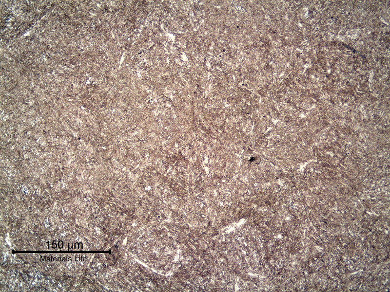 Micrography of a longitudinal section of a 4 mm diameter wire, in the center of the autogenously welded joint, presenting a tempered martensitic structure.