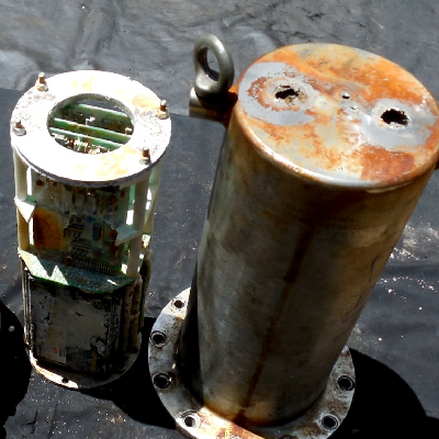 Aspect of the instrument system after disassembling.  The internal part of the case, where the electronic device was operating, was wet by seawater and failed to send signals to the surface.