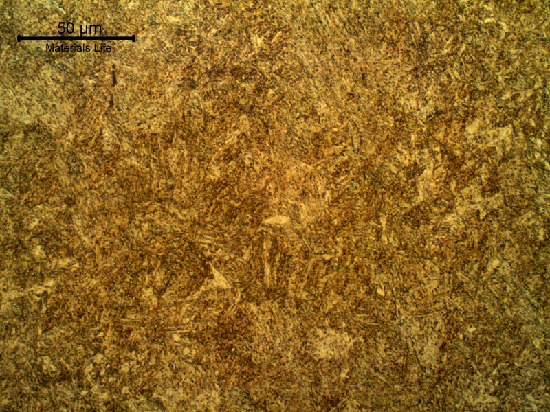 Micrographic detail of the martensitic structure, uniform in the longitudinal section of the bolt, in the center of the thickness (ND 5/8"). The hardness values of the bolts varied from 39 to 41 HRc.