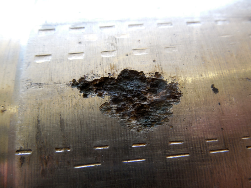 Detailed aspect of the corroded region in the external side of the drilling tool, after cleaning .