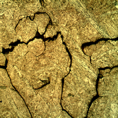 Micrographic detail of the intergranular cracks.