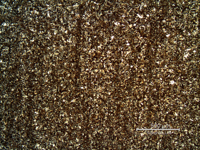 Micrography of a longitudinal section, in the center of a non-broken bolt that operated in the same assembling, presenting an aged martensitic structure, similar to the broken bolt.