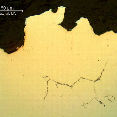 Micrographic detail  of the secondary intergranular cracks close to the surface of the bolt, where the fracture occurred.