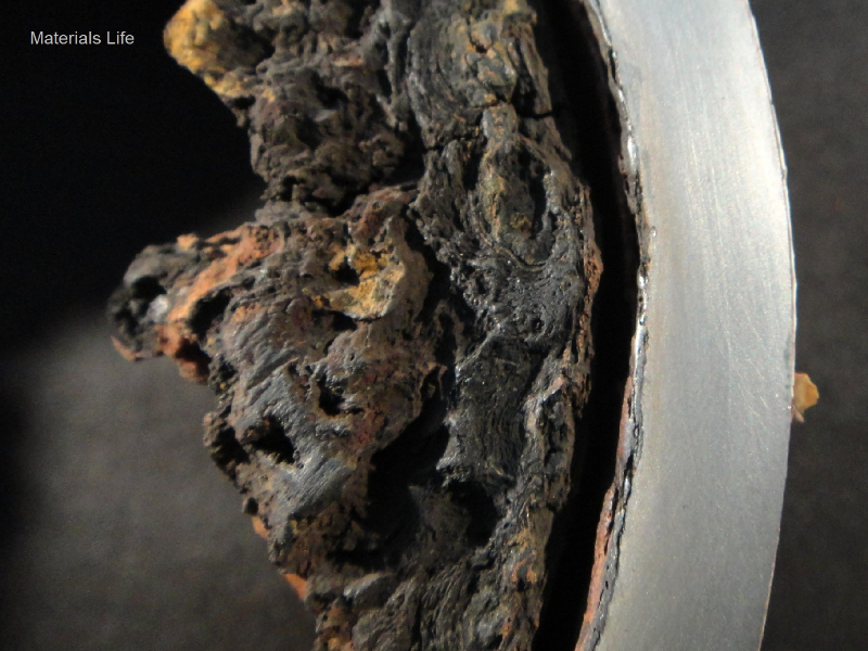 Detail of the transverse section of the 4" pipe 90° from the seam weld.  The thickness of the pipe is 8 mm.  No evidences of general corrosion or pitting were identified.