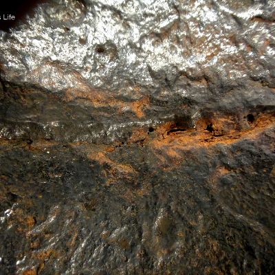 Detailed aspect of the internal surface of the pipe after cleaning, in a region where the pipe was leaking.