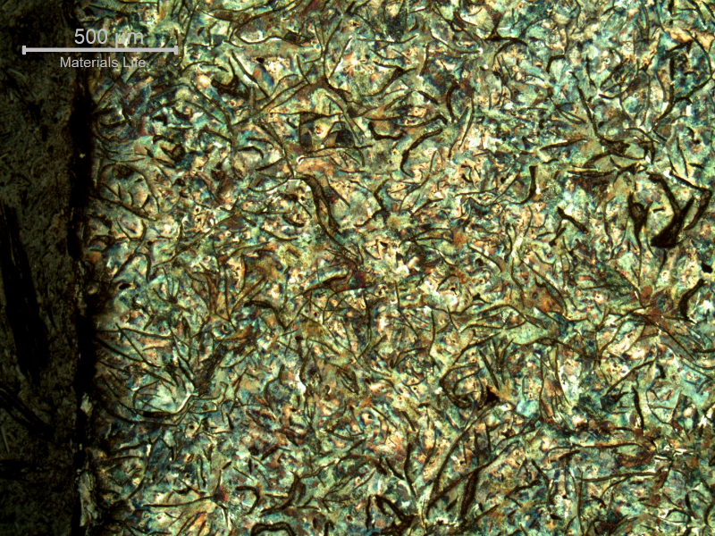 Micrography of the longitudinal section of the cylinder, at the internal diameter (left side of the figure), in contact with the treated cooling water, presenting large graphite flakes in a predominatly perlitic matrix.