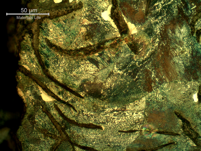 Micrography of the longitudinal section of the cylinder, at the internal diameter, in contact with the treated cooling water, presenting large graphite flakes in a predominatly perlitic matrix. It is important to mention that the flakes are almost interconnecting themelves.