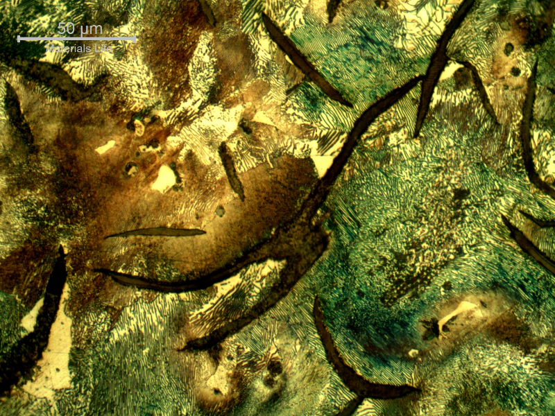 Micrography of the longitudinal section of the cylinder, in the center of the thickness, presenting large graphite flakes in a predominatly pearlitic matrix.