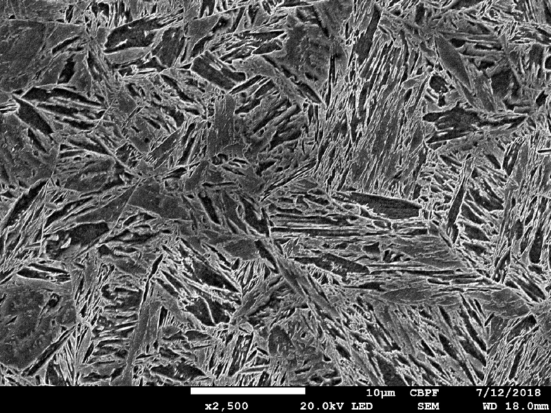 Micrography of the plate section, in the middle of the plate. Martensitic structure.