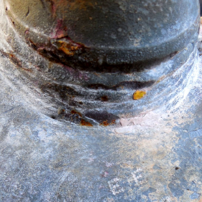 Gas piping.  Aspect of a branching line 2" ND, lateral to a horizontal main pipe ND 8", welded using a weldolet.  In the lower part of the branch there are no cracks.