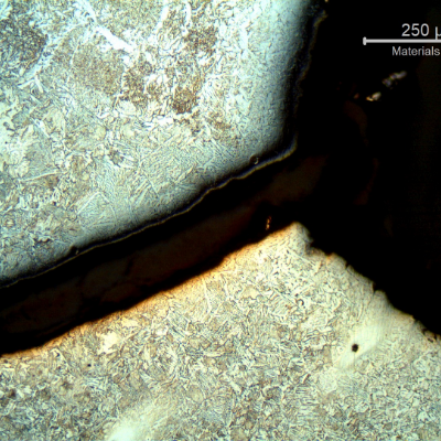 Micrographic detail of the cracking starting point, in the pipe, exactly at the margin of the weld.