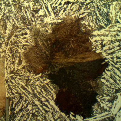 Micrographic detail of the pearlitic structure in the center of the shaft thickness.