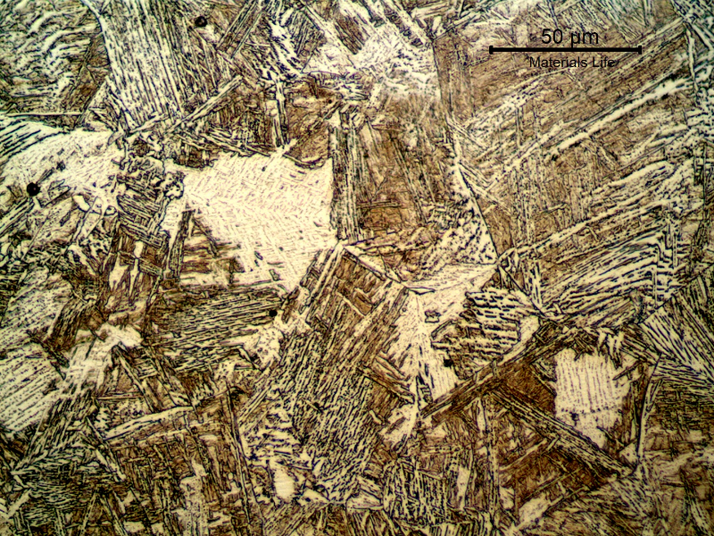 Micrographic detail of the bainitic structure of the coarse grain heat affected zone, close to the fusion line (to the top of the figure).