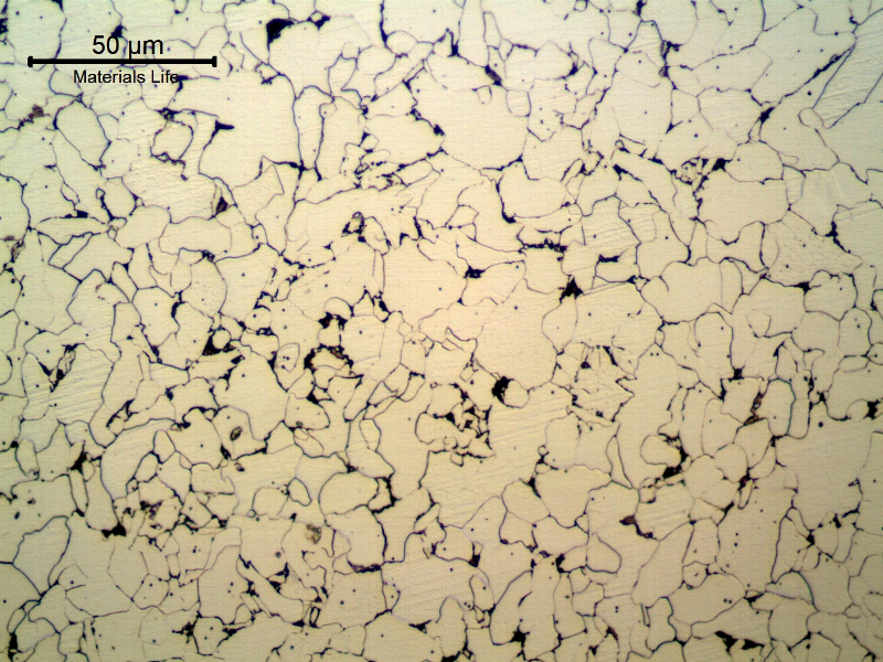 Micrographic detail of the refined ferritic microstructure, with equiaxial grains, of the weld metal in the root, reheated by the fill pass.  At this magnification it is possible to see that the agglomerated carbides ar located in ferritic grain boundaries.