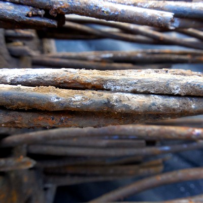 General aspect of the degradated wires of the strand, most part presenting rust and rupture.
