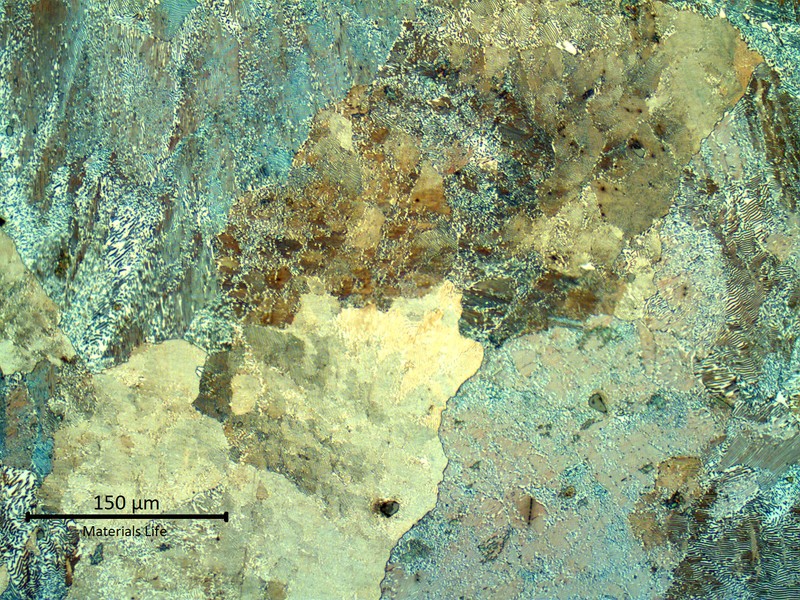 Micrographic aspect of the pearlitic structure at the surface not heat treated, showing a lower grain size than in the center of the thickness.