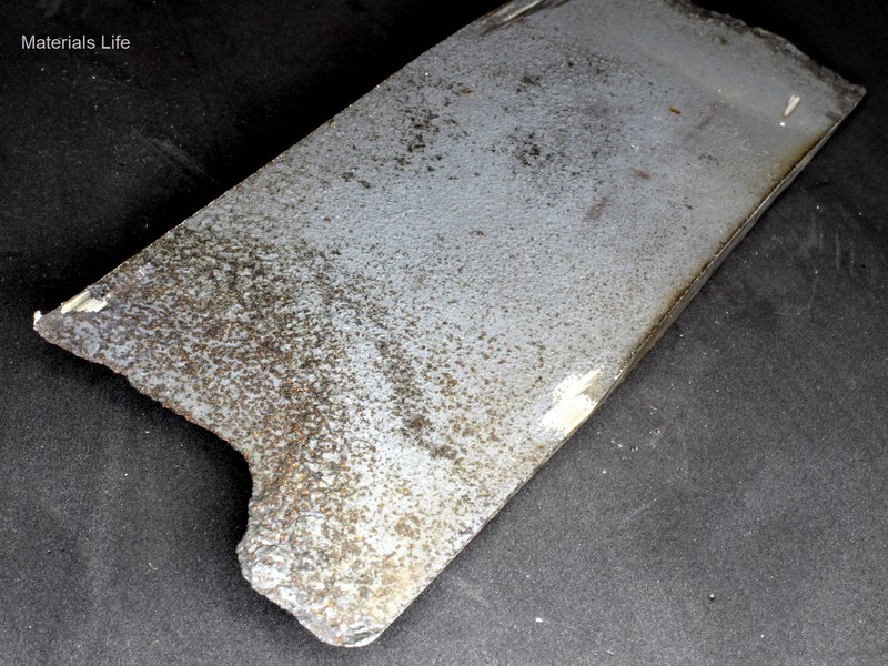 Aspect as received, side B, of the same part.  Side B is the external side of the rectangular tube, that was in contact with the electric furnace atmosphere.  This surface of side B presented less degradation than the internal surface (side A).