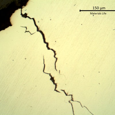 Micrographic aspect, as polished, of the secondary cracks with brittle aspect (straight cracks).