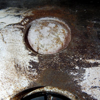 General view of the cylindrical valve body, 6 5/8" nominal diameter, showing a transverse straight crack at the external surface.