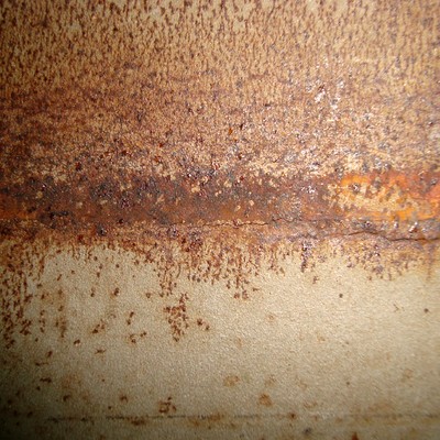 Detail of the external side of the stub end showing that the cracking is circunferential, located in a corroded surface, that corresponds to the confined region under the flange.