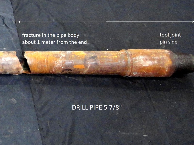 This figure presents the location of the fracture at about 1 meter from the tool joint pin side.  Close to the fracture the pipe presented several circunferential scratches created by the fishing of the broken piece after the fracture.