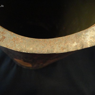 Pipe fracture, flat, at the region of subcritical crack growth.