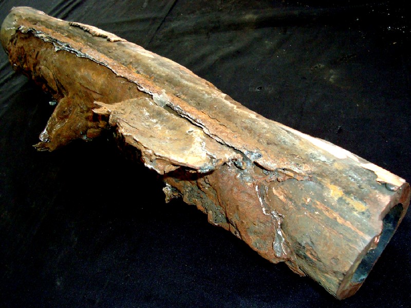 Aspect of the 3 1/2" diameter tube after the water leakage in high temperature.