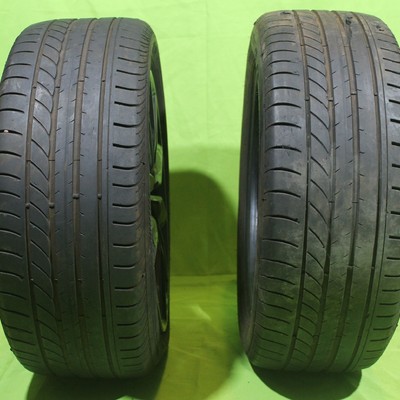 Aspect of the two wheels before disassembling the tires.