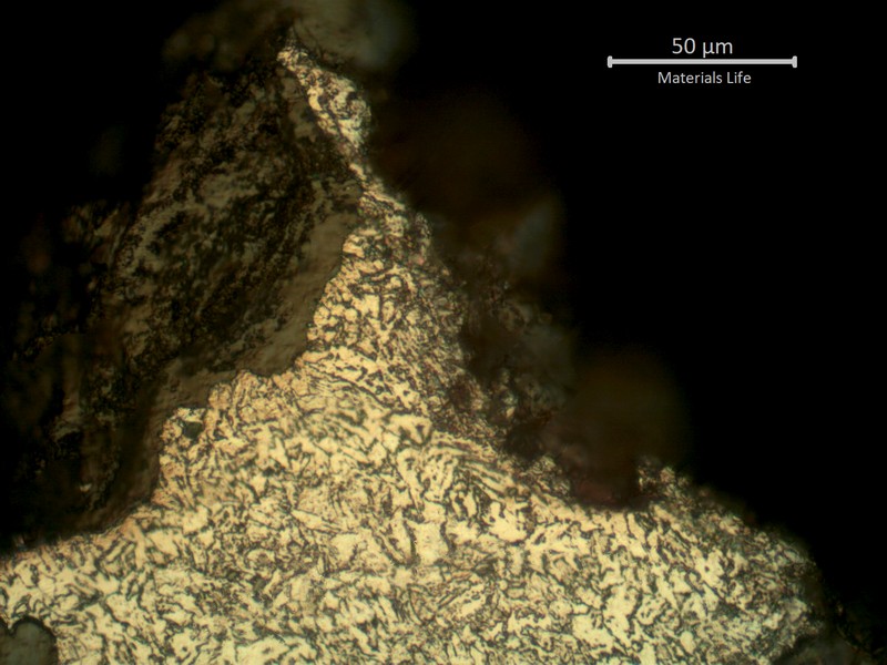 Micrographic detail of the valve body carbon steel thread, in the peak.  Ferritic-bainitic structure.