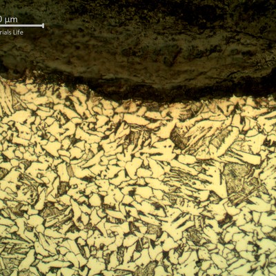 Micrographic detail of the valve body carbon steel thread, in the valley. Ferritic-bainitic structure.